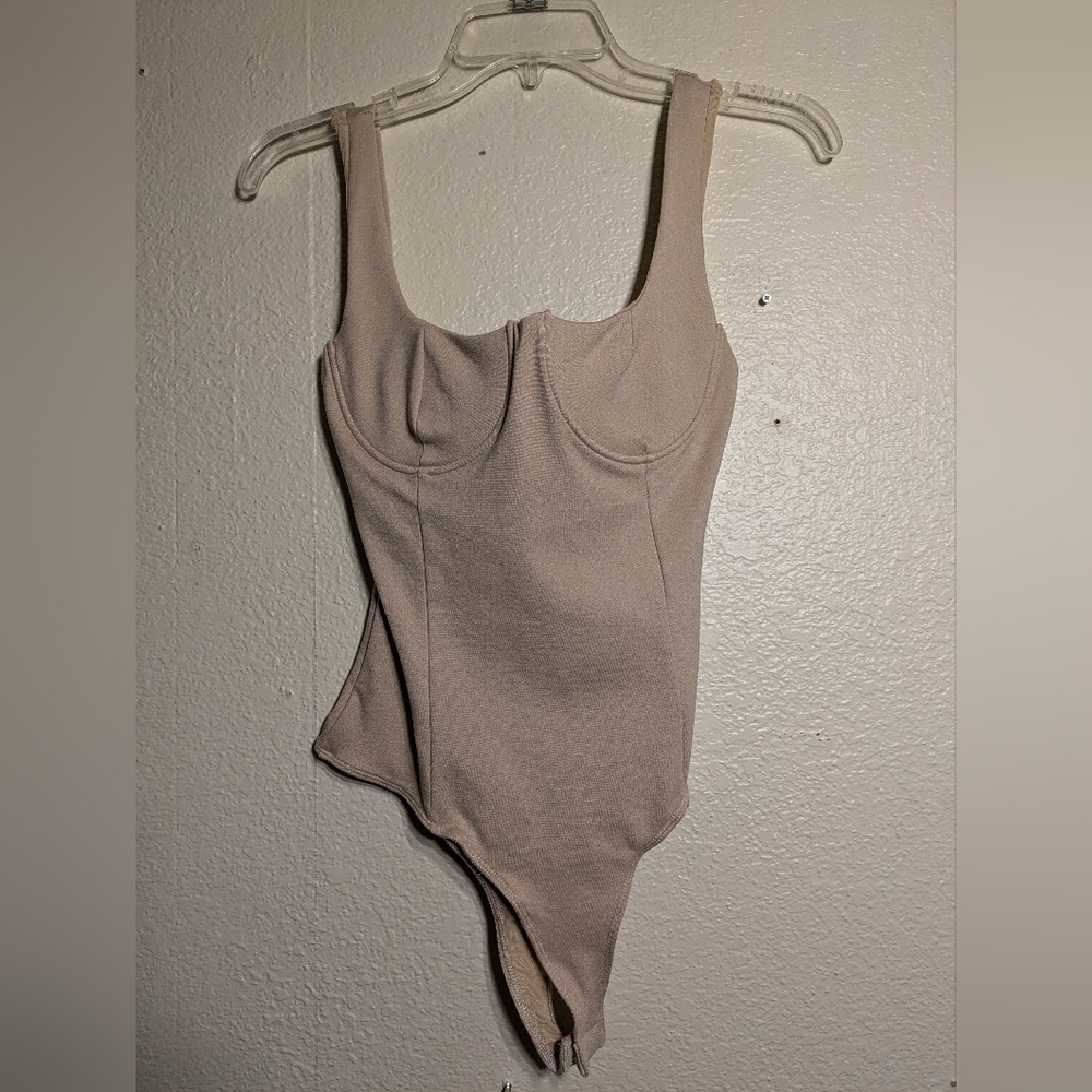 Lulu's Women's Beige Bodysuit Top Size Small